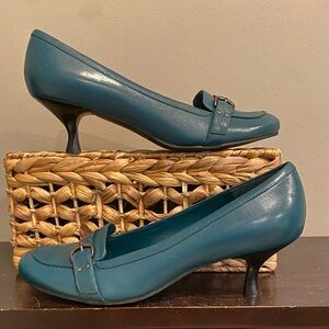 Apostrophe Elegant Teal Women's Leather Upper Kitten Heels EUC